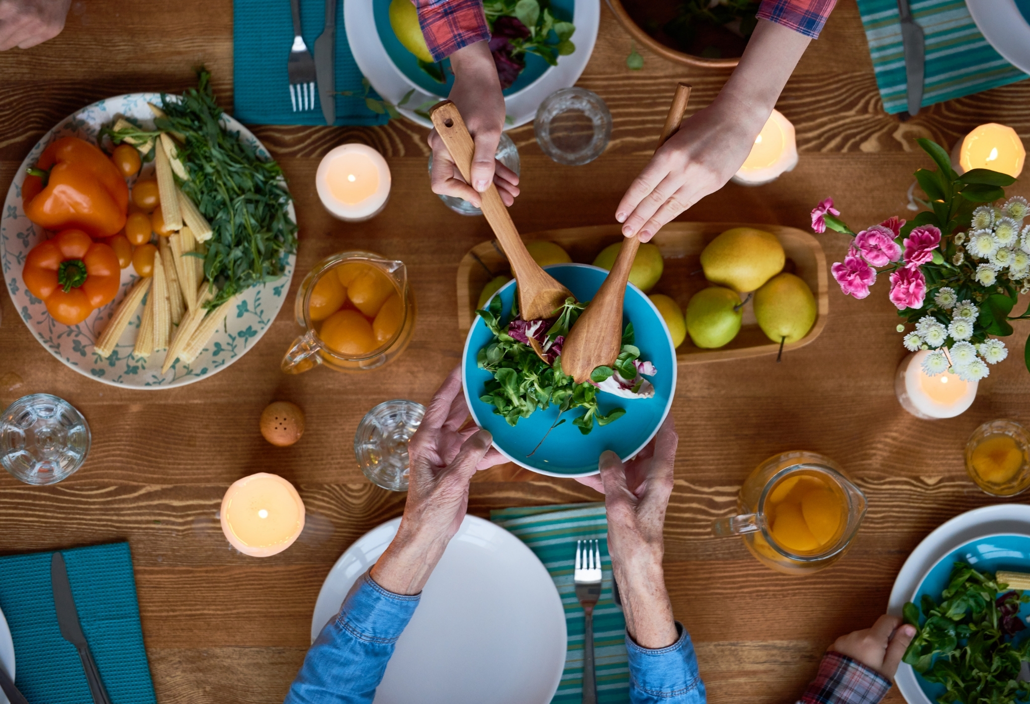 10 regras de etiqueta para jantar que todos os homens devem conhecer